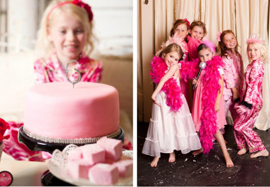 девочки поют